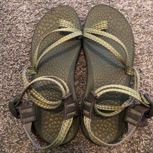 Size 9 Womens EUC Chacos
